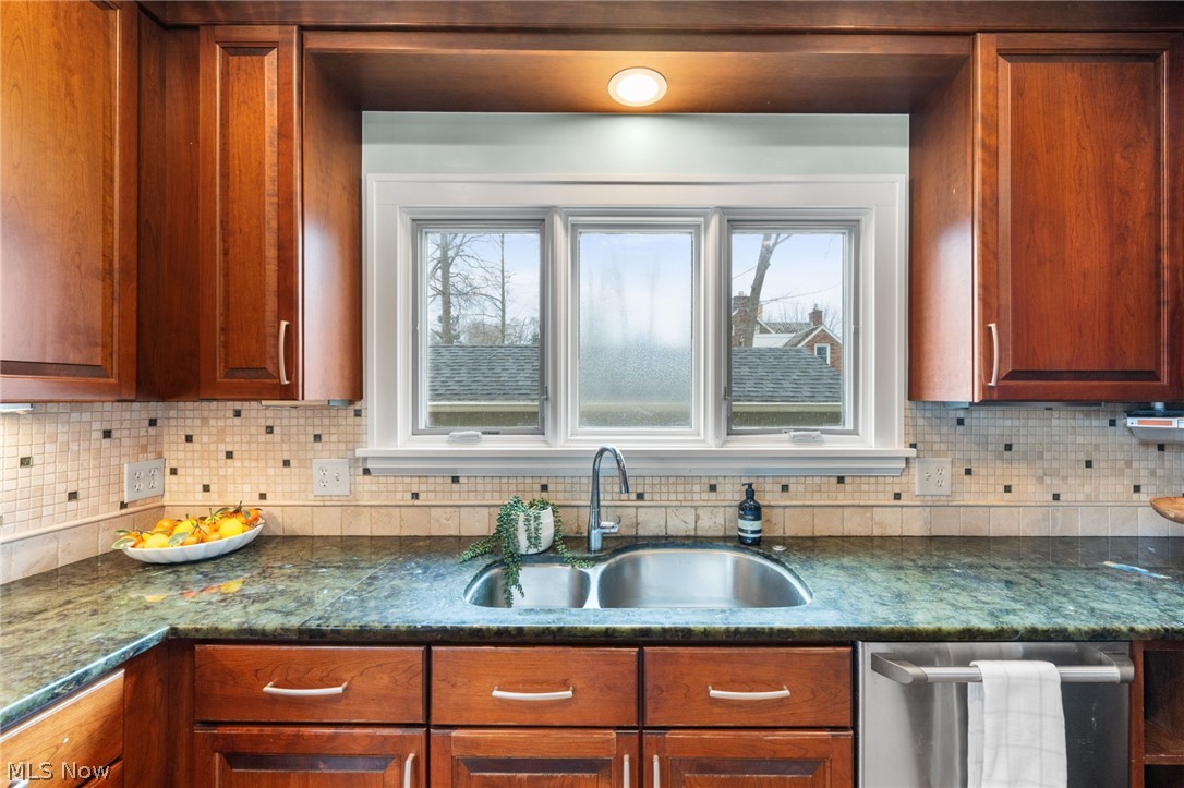 2135 Riverside Drive Lakewood OH 44107