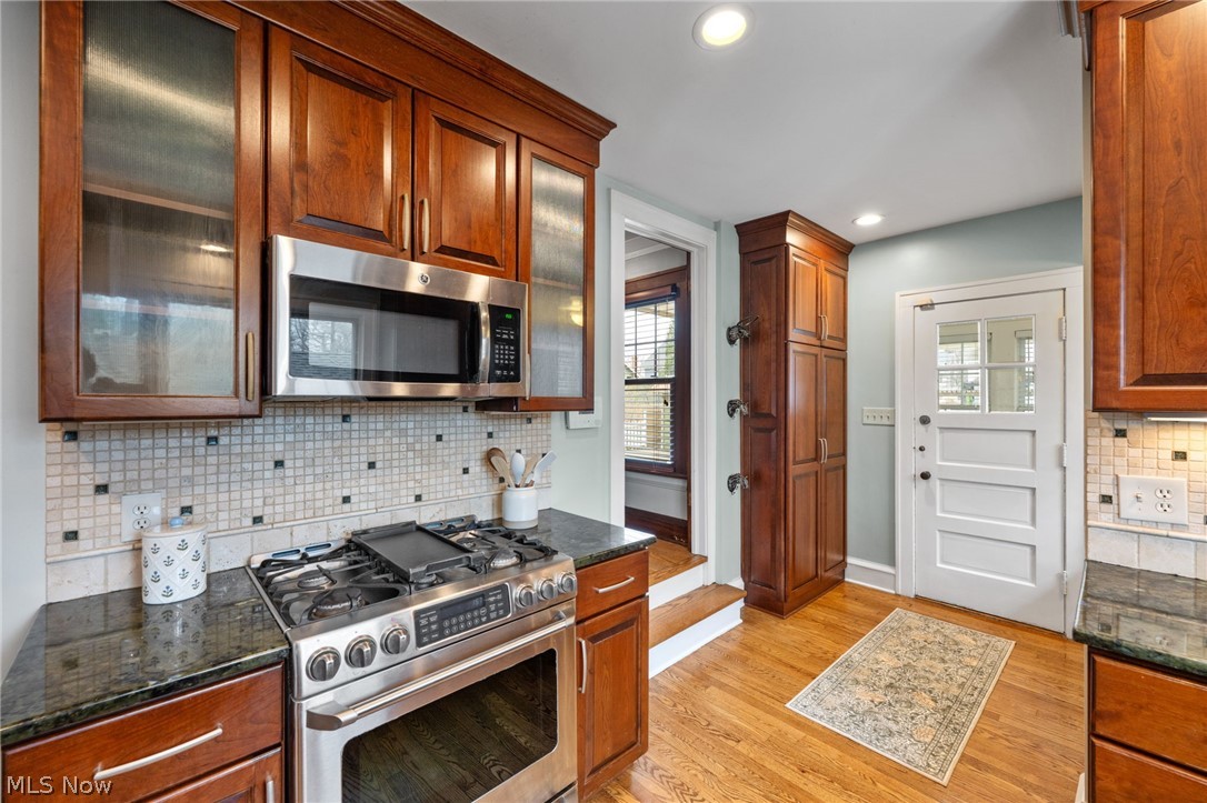 2135 Riverside Drive Lakewood OH 44107