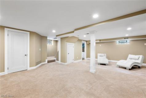 2135 Riverside Drive Lakewood OH 44107