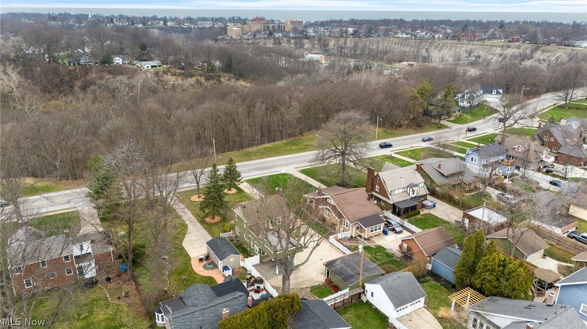 2135 Riverside Drive Lakewood OH 44107