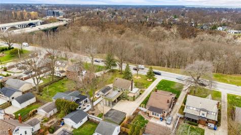 2135 Riverside Drive Lakewood OH 44107