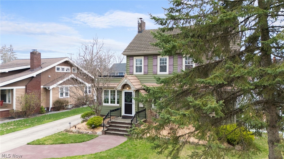 2135 Riverside Drive Lakewood OH 44107