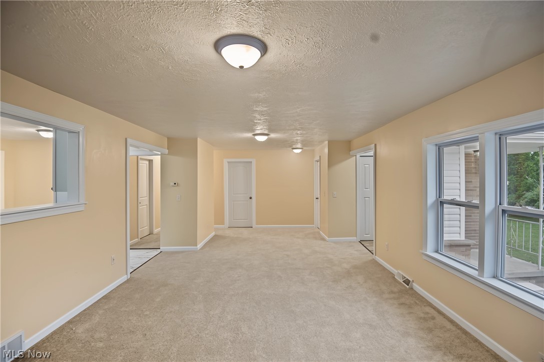 5267 Craig Avenue NW Champion OH 44483