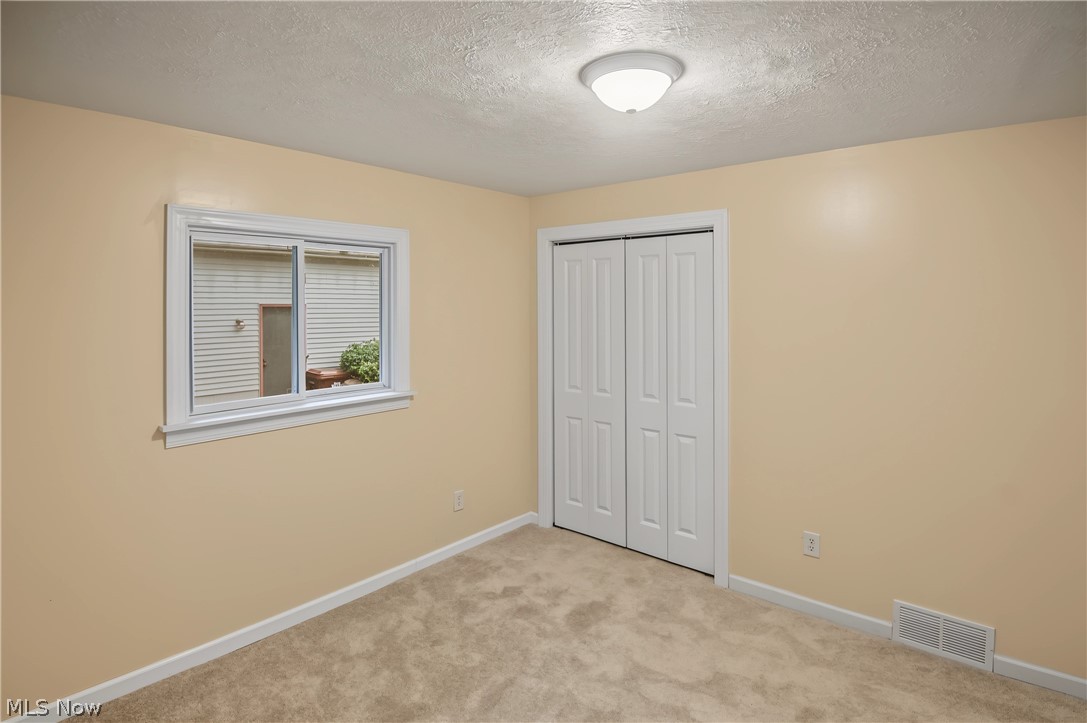 5267 Craig Avenue NW Champion OH 44483