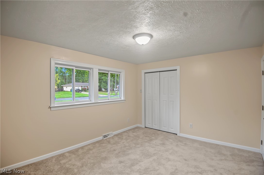 5267 Craig Avenue NW Champion OH 44483