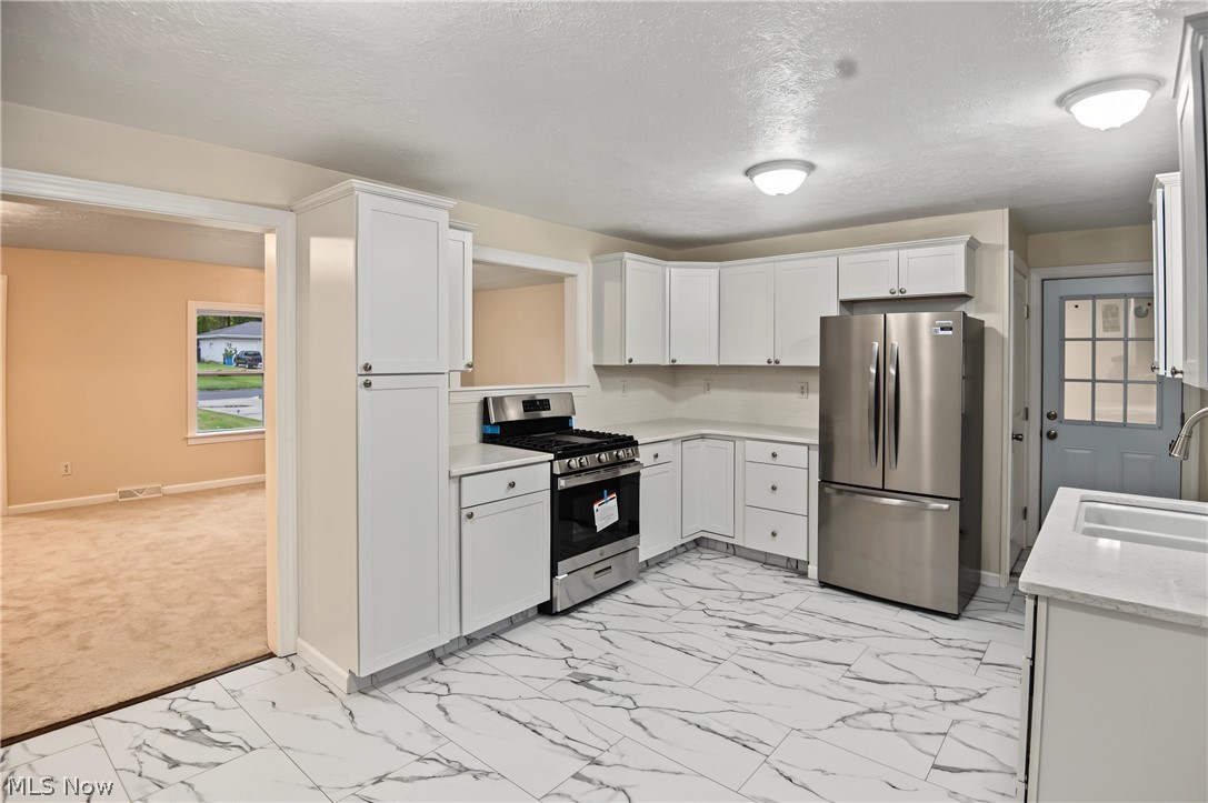 5267 Craig Avenue NW Champion OH 44483