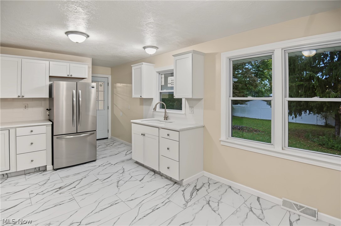5267 Craig Avenue NW Champion OH 44483