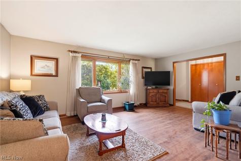24912 Pleasant Trail Richmond Heights OH 44143