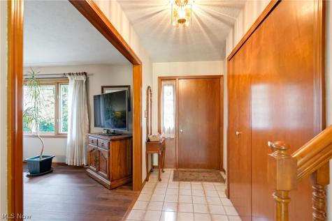24912 Pleasant Trail Richmond Heights OH 44143
