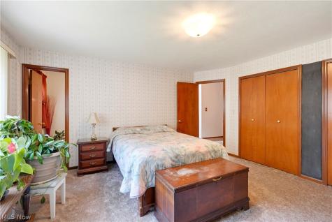 24912 Pleasant Trail Richmond Heights OH 44143