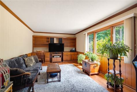 24912 Pleasant Trail Richmond Heights OH 44143