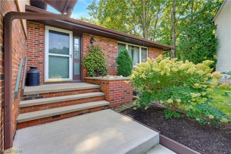 24912 Pleasant Trail Richmond Heights OH 44143