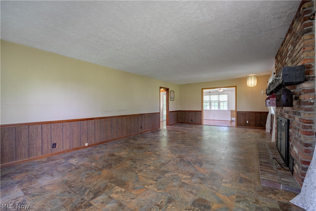 3372 Mcclintocksburg Road Diamond OH 44412