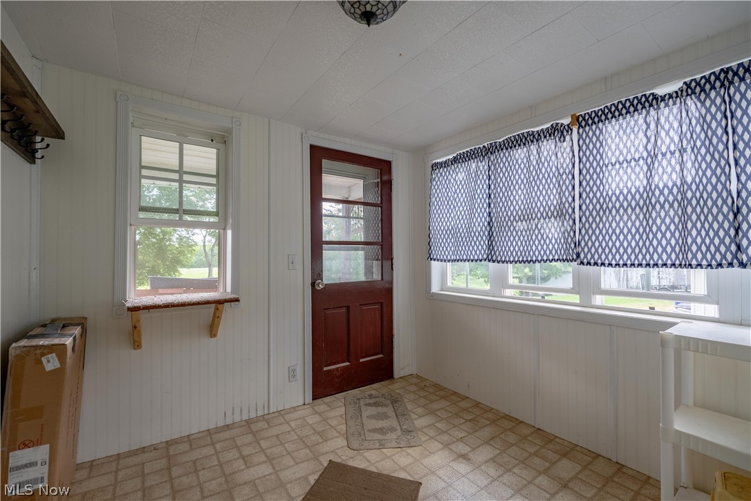 3372 Mcclintocksburg Road Diamond OH 44412