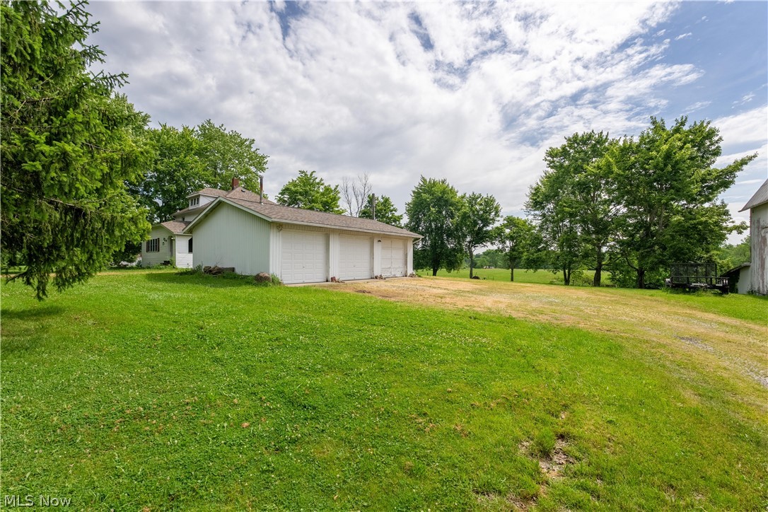 3372 Mcclintocksburg Road Diamond OH 44412