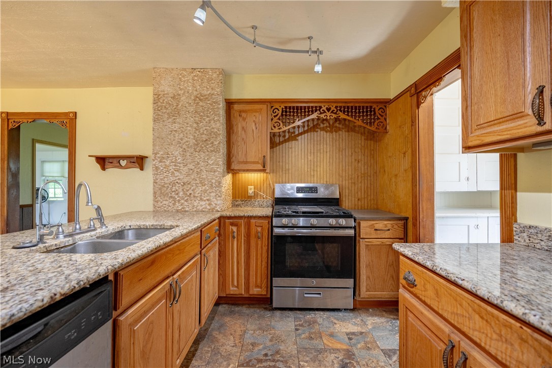 3372 Mcclintocksburg Road Diamond OH 44412