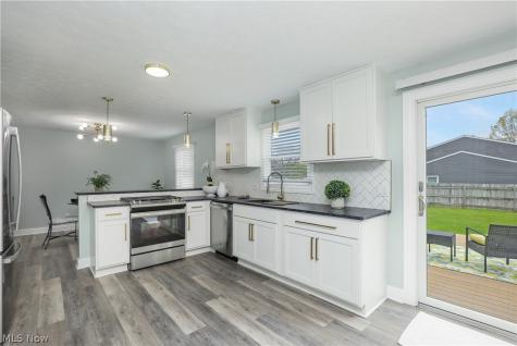 2783 State Street NW Uniontown OH 44685
