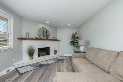 2783 State Street NW Uniontown OH 44685