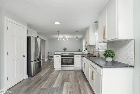 2783 State Street NW Uniontown OH 44685