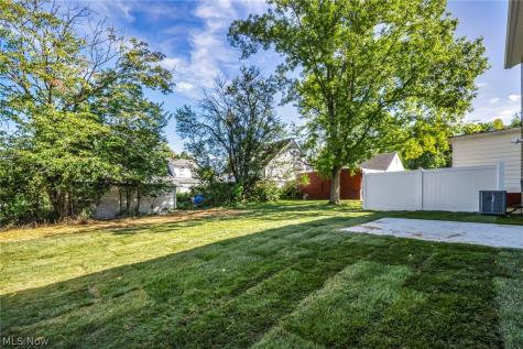 5241 Forest Avenue Maple Heights OH 44137