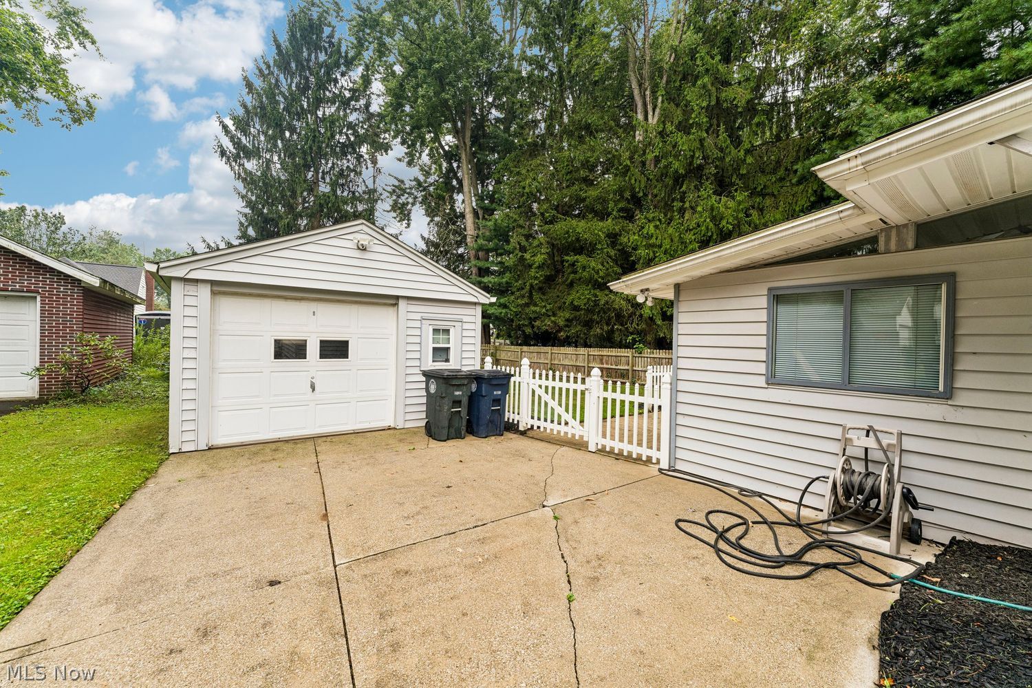 1512 Parkgate Avenue Akron OH 44313