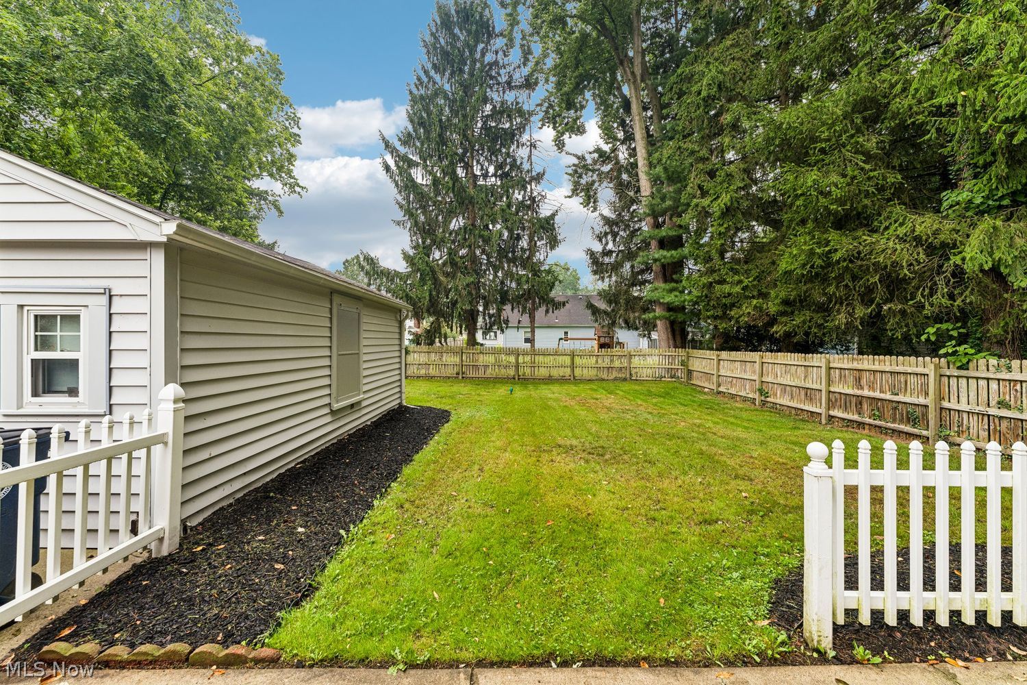 1512 Parkgate Avenue Akron OH 44313