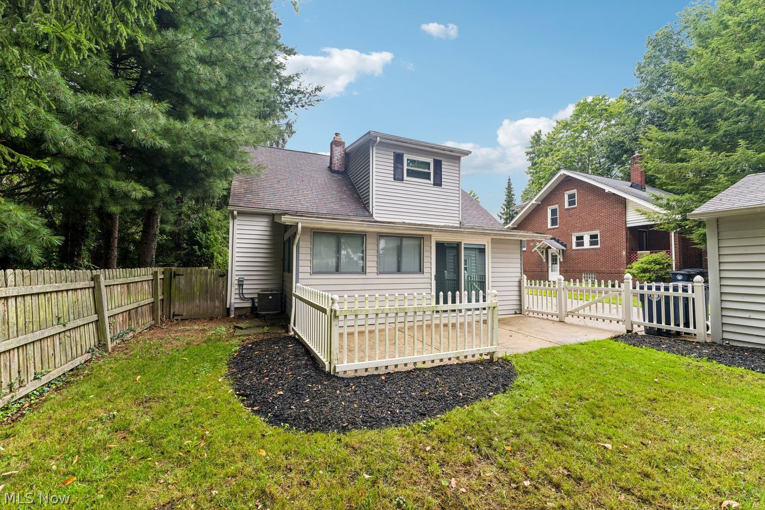 1512 Parkgate Avenue Akron OH 44313