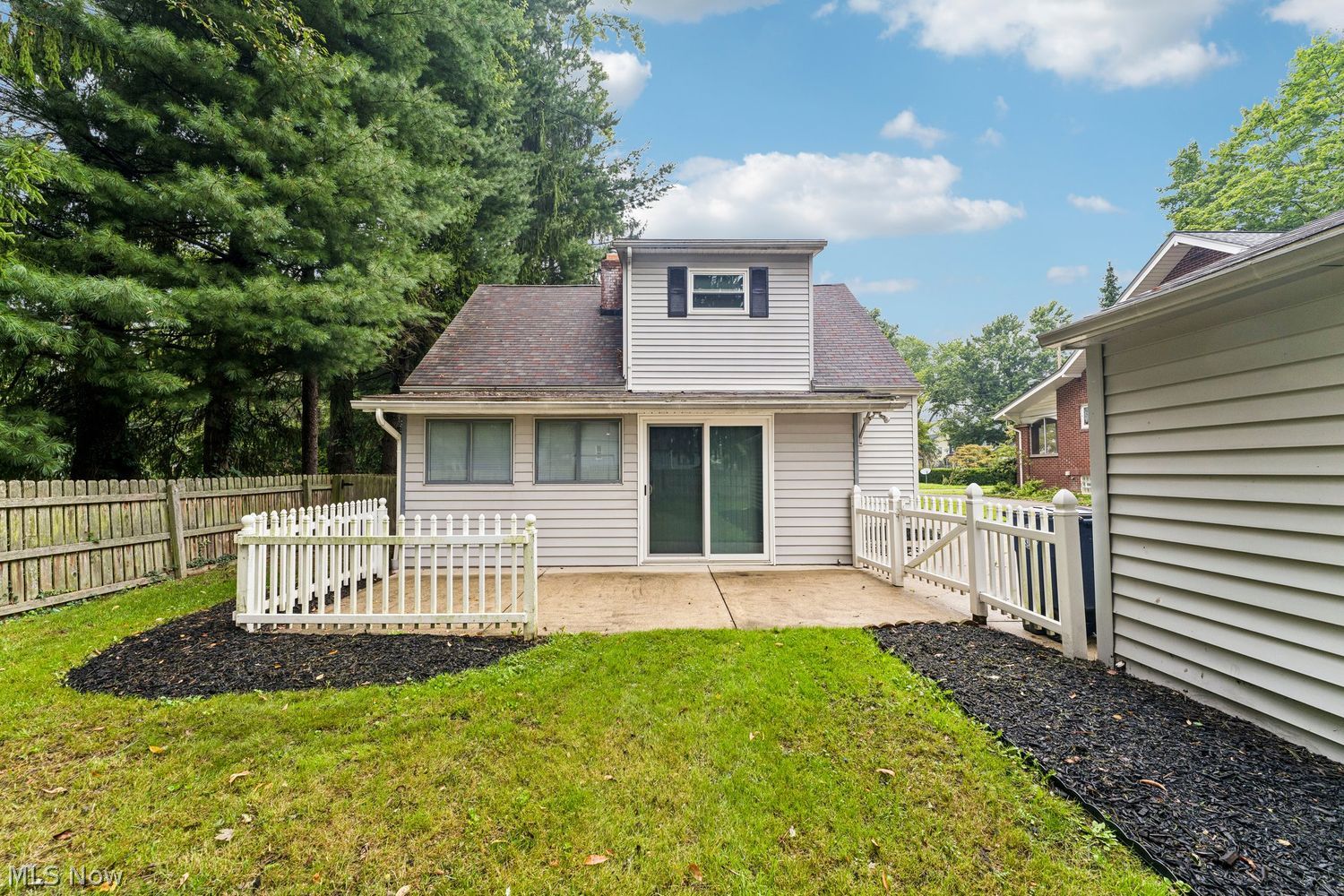 1512 Parkgate Avenue Akron OH 44313