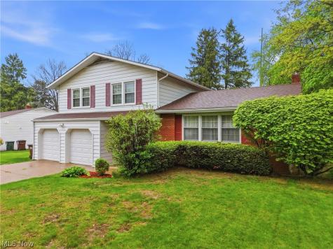 2445 Olentangy Drive Akron OH 44333