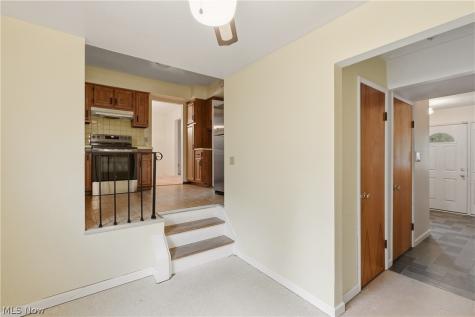 2445 Olentangy Drive Akron OH 44333