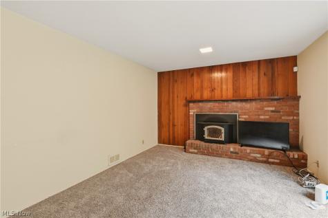 2445 Olentangy Drive Akron OH 44333