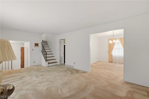 2445 Olentangy Drive Akron OH 44333