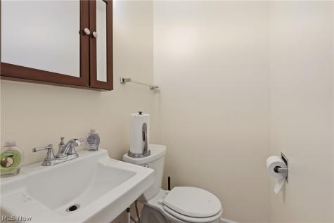 2445 Olentangy Drive Akron OH 44333