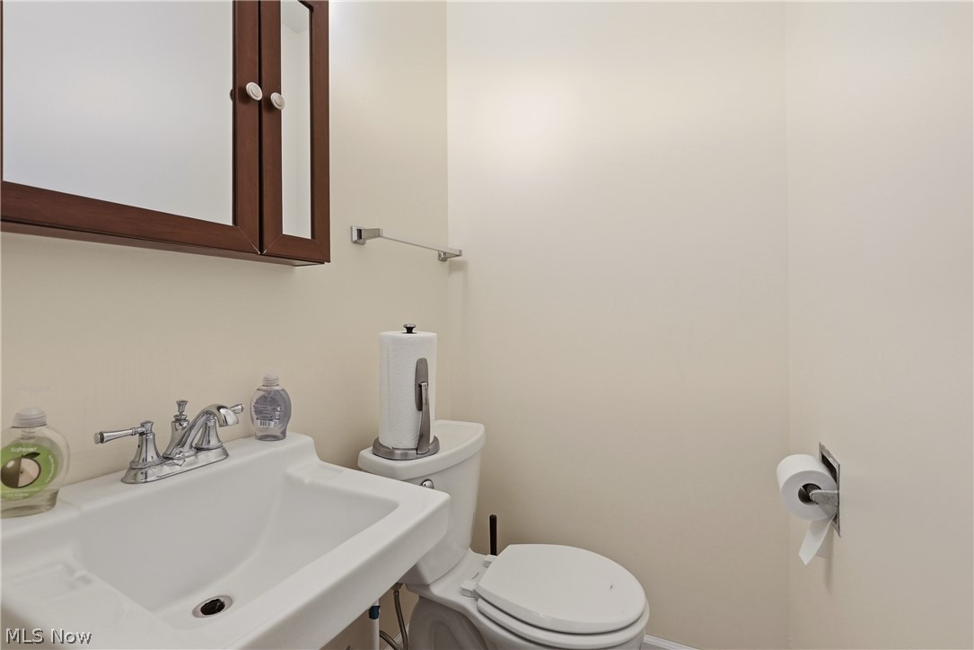 2445 Olentangy Drive Akron OH 44333