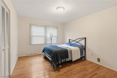 2445 Olentangy Drive Akron OH 44333