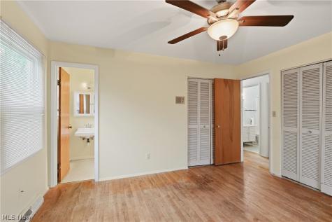 2445 Olentangy Drive Akron OH 44333
