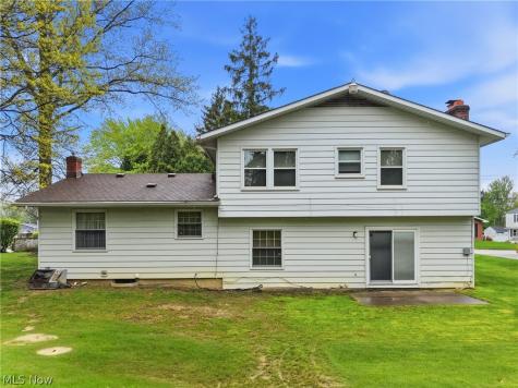 2445 Olentangy Drive Akron OH 44333