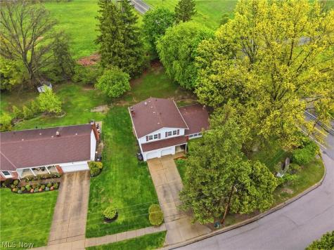 2445 Olentangy Drive Akron OH 44333