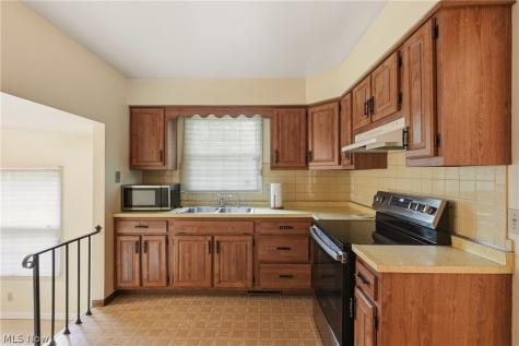 2445 Olentangy Drive Akron OH 44333