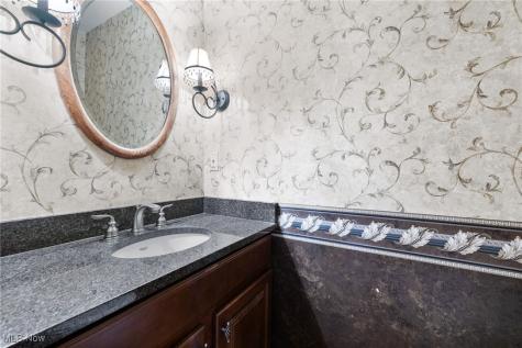 260 Saddler Road Bay Village OH 44140