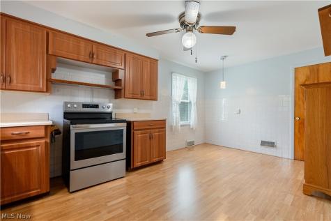 814 Lakeview Avenue NW Canton OH 44708