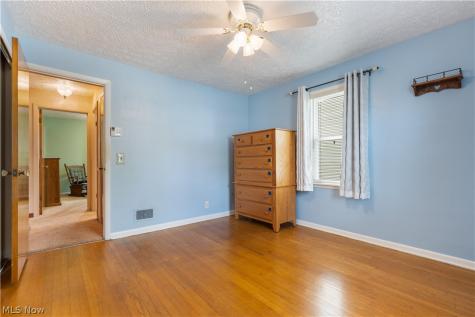 814 Lakeview Avenue NW Canton OH 44708