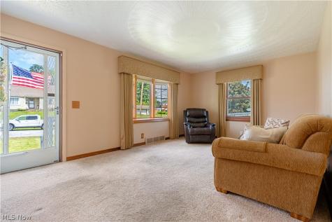 814 Lakeview Avenue NW Canton OH 44708