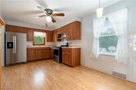 814 Lakeview Avenue NW Canton OH 44708