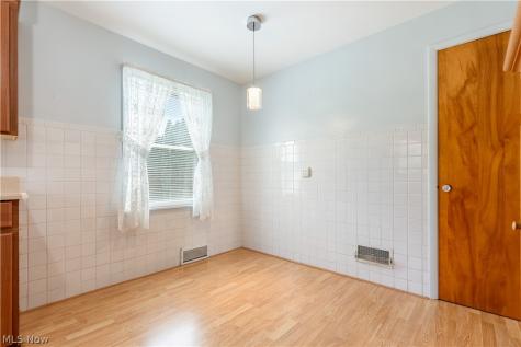 814 Lakeview Avenue NW Canton OH 44708