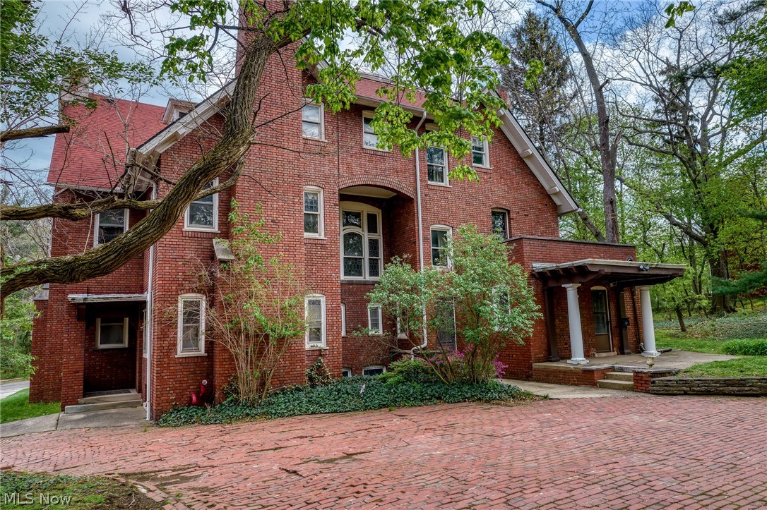 2656 E Overlook Road Cleveland Heights OH 44106