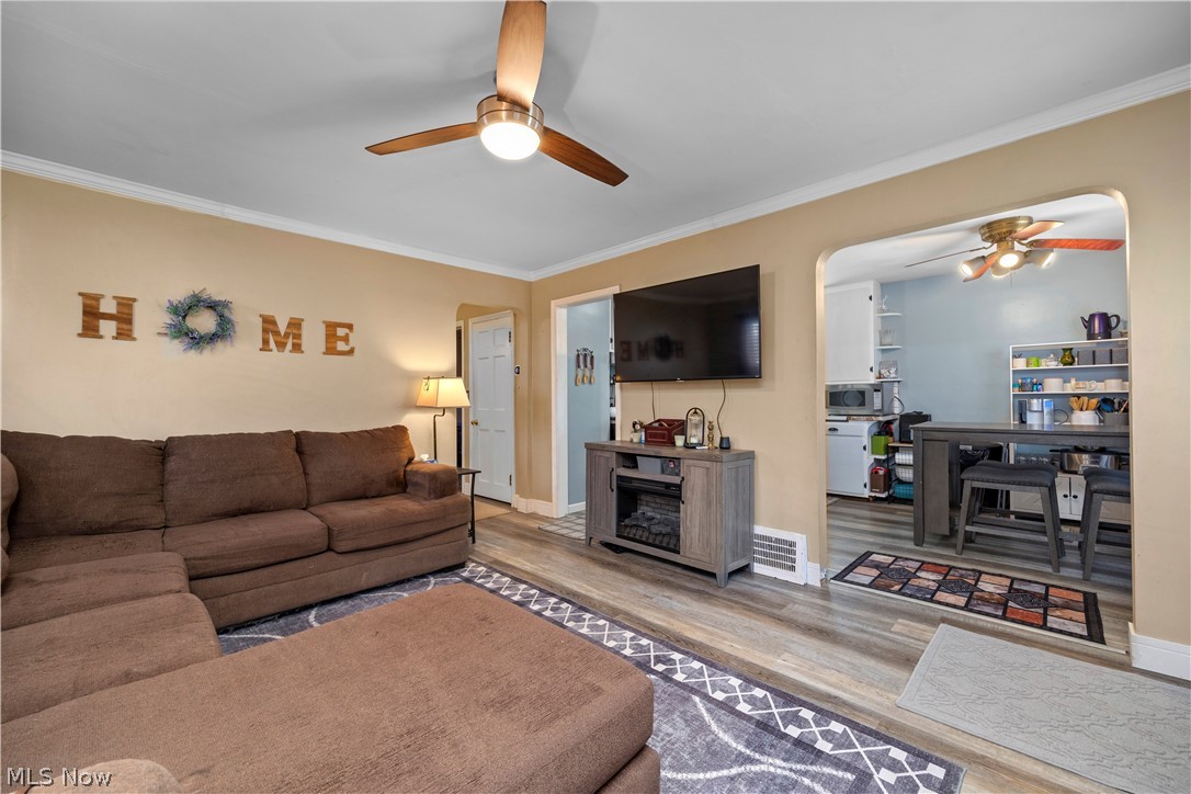 3419 Maplecrest Avenue Parma OH 44134