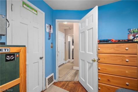 3419 Maplecrest Avenue Parma OH 44134