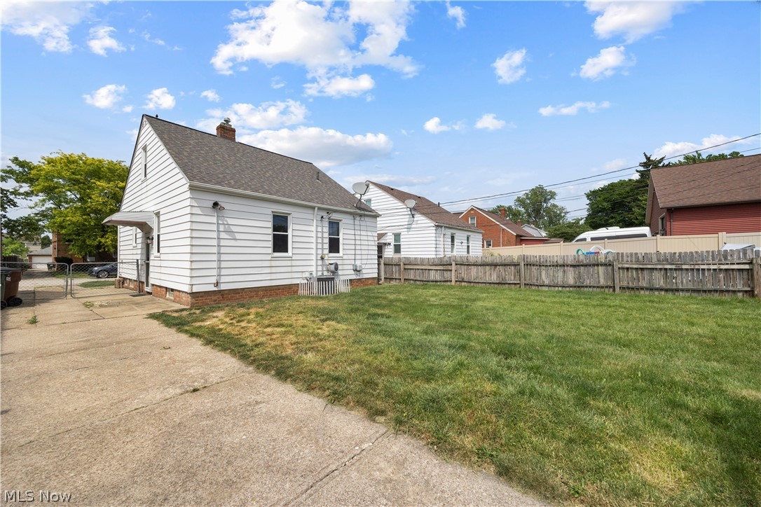 3419 Maplecrest Avenue Parma OH 44134