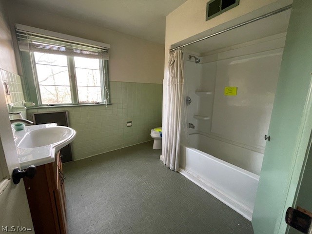 860 Kensington Road Coshocton OH 43812